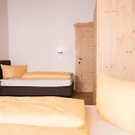 Apart&chalet Chiara 아파트